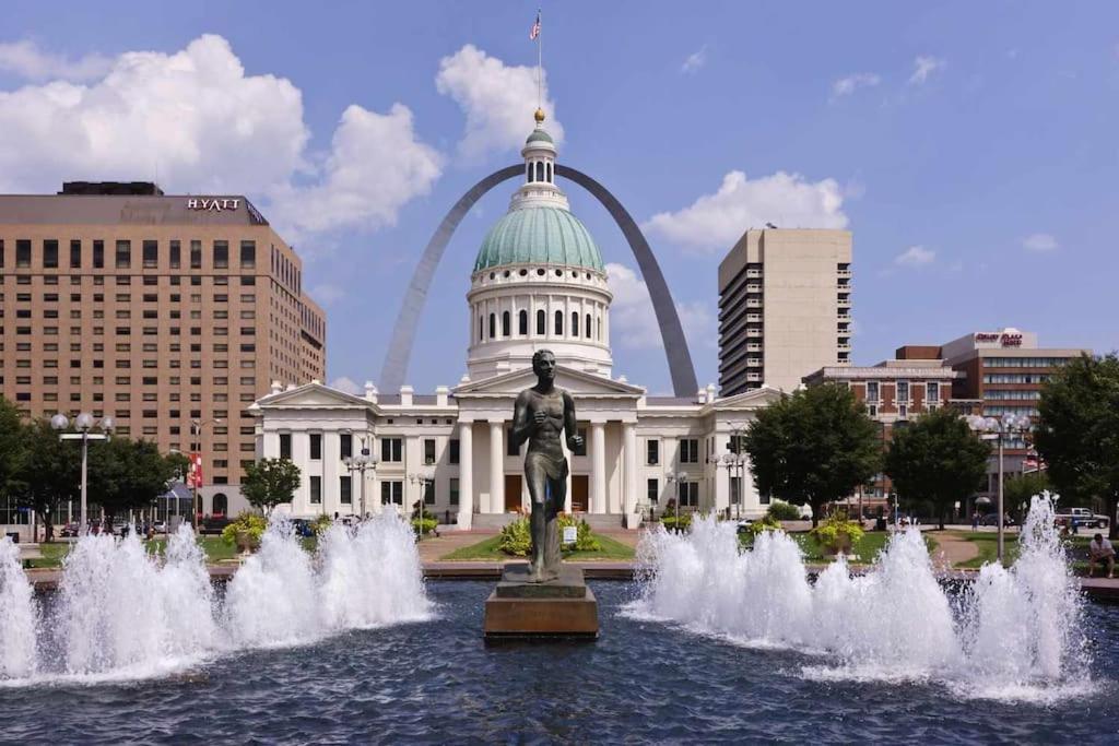 Chic 1Br Balcony & Laundry Soulard Apartment Saint Louis Bagian luar foto